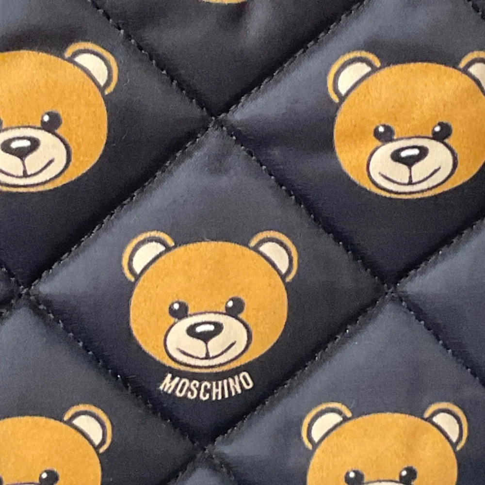 •Moschino “Ready 2 Bear”Teddy Bear Quilted Wristlet Clutch Cosmetic Bag